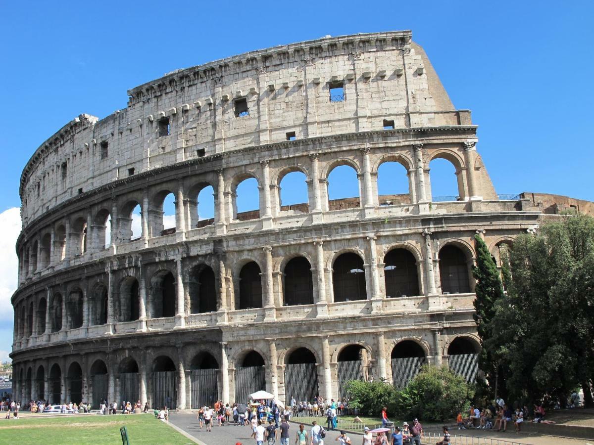 Modern Apartment Near Colosseum Rome Exterior photo